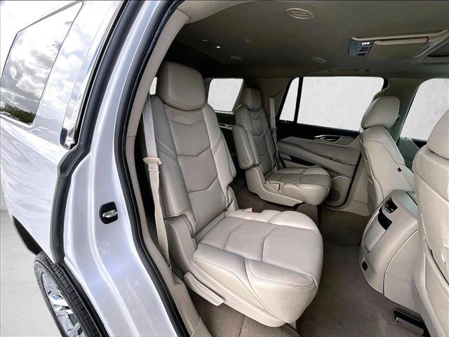 Used 2020 Cadillac Escalade Premium Luxury image 29