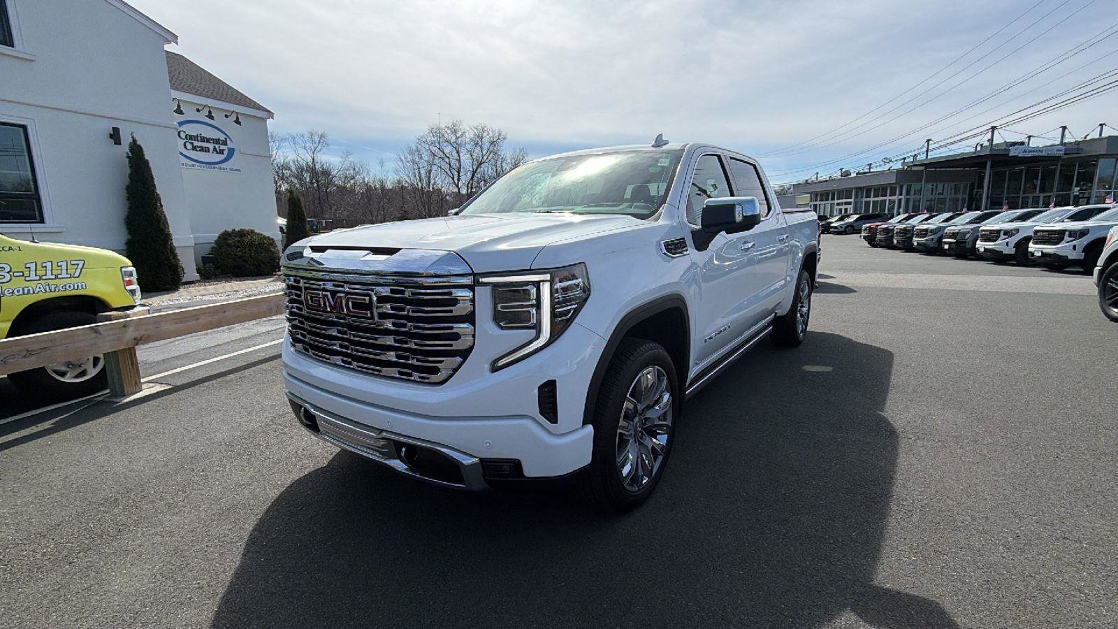 Used 2024 GMC Sierra 1500 Denali w/ Denali Reserve Package image 3