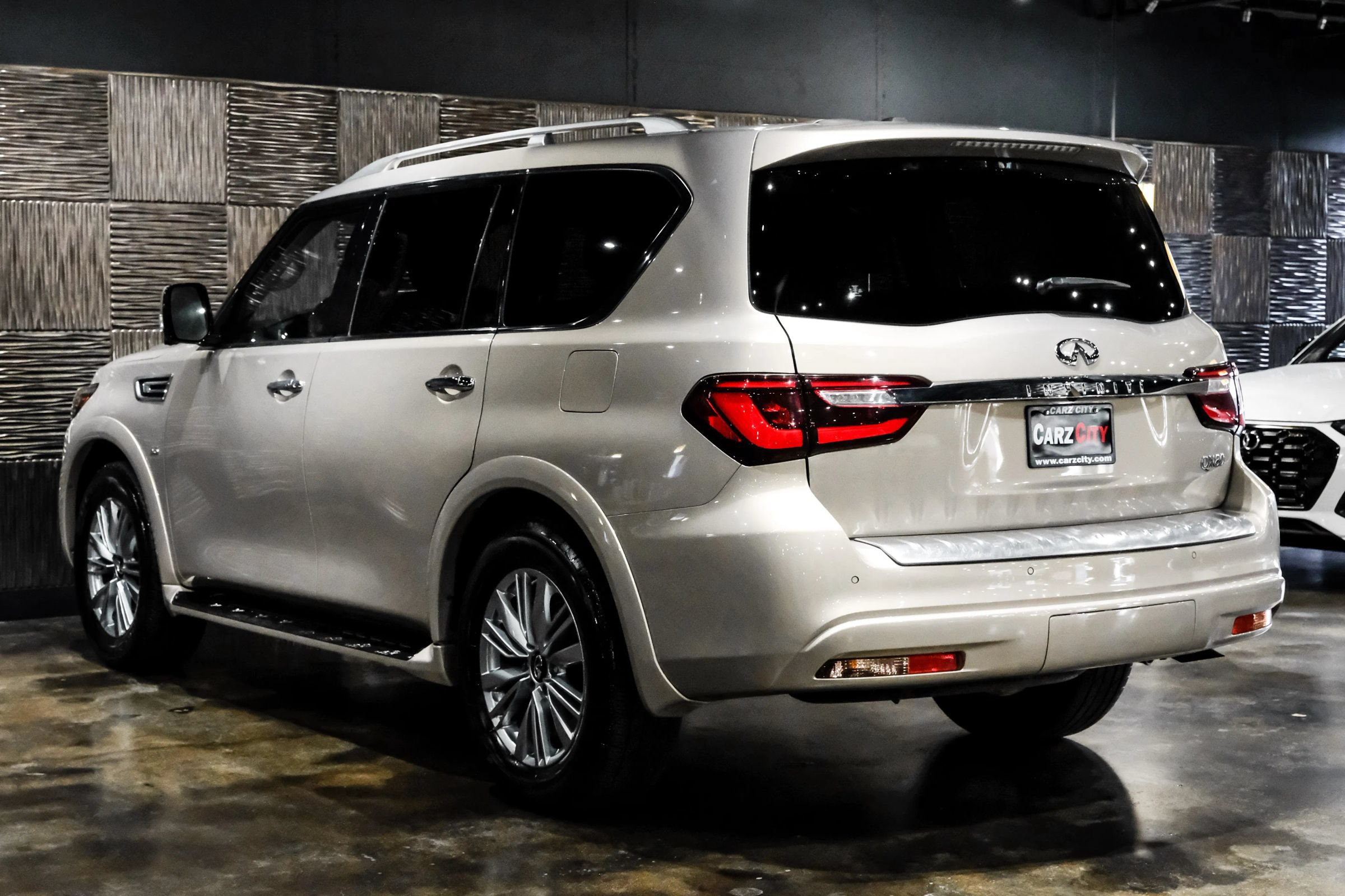 Used 2019 INFINITI QX80 Luxe RWD image 10