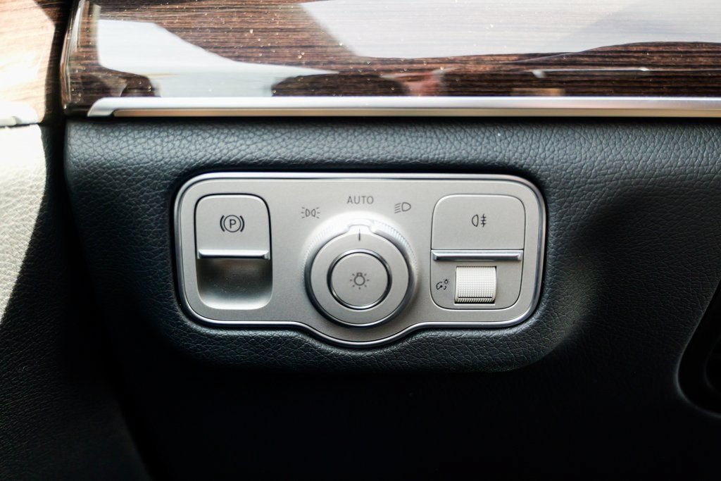 Used 2025 Mercedes-Benz GLS 450 4MATIC image 51