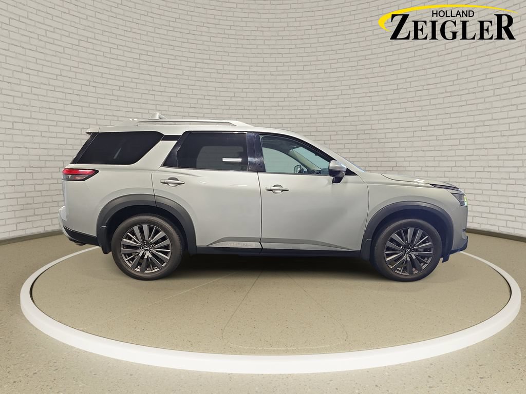 Certified 2024 Nissan Pathfinder SL w/ SL Premium Package AWD/4WD image 4