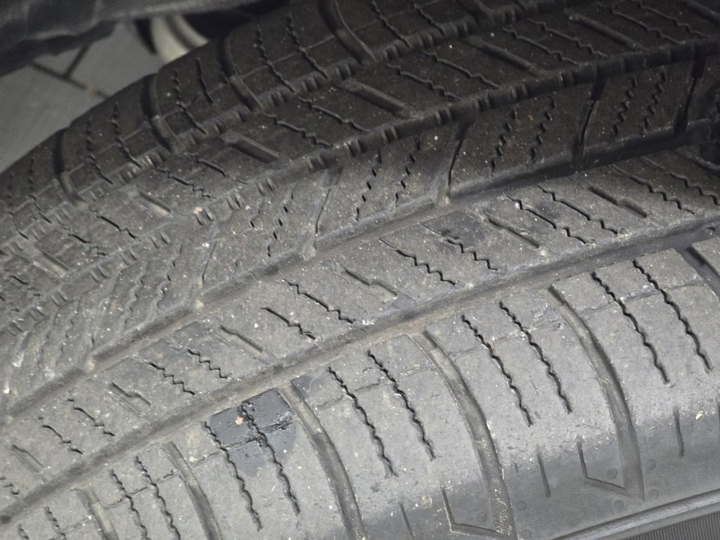 Used 2024 Nissan Rogue SV image 8