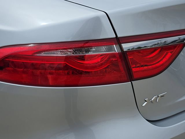 Used 2018 Jaguar XF Premium image 37