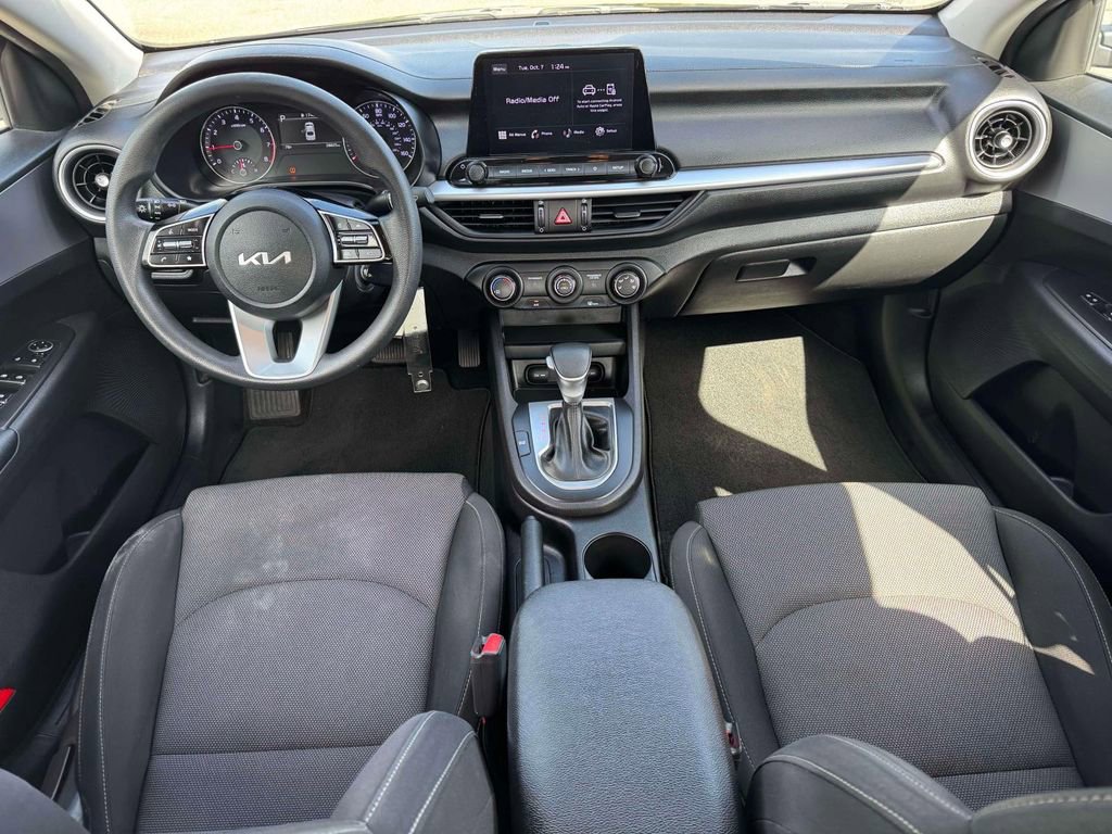 Used 2022 Kia Forte LXS image 12