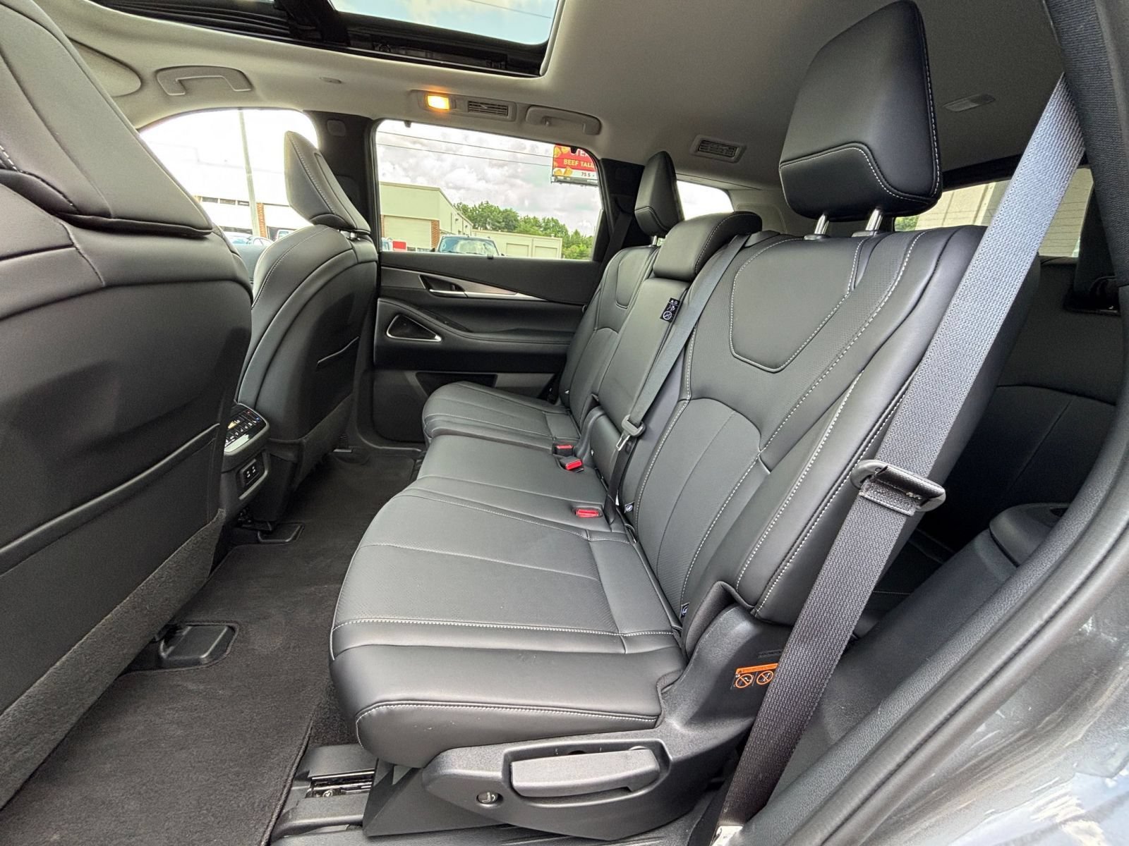 Used 2026 INFINITI QX60 Luxe FWD image 28