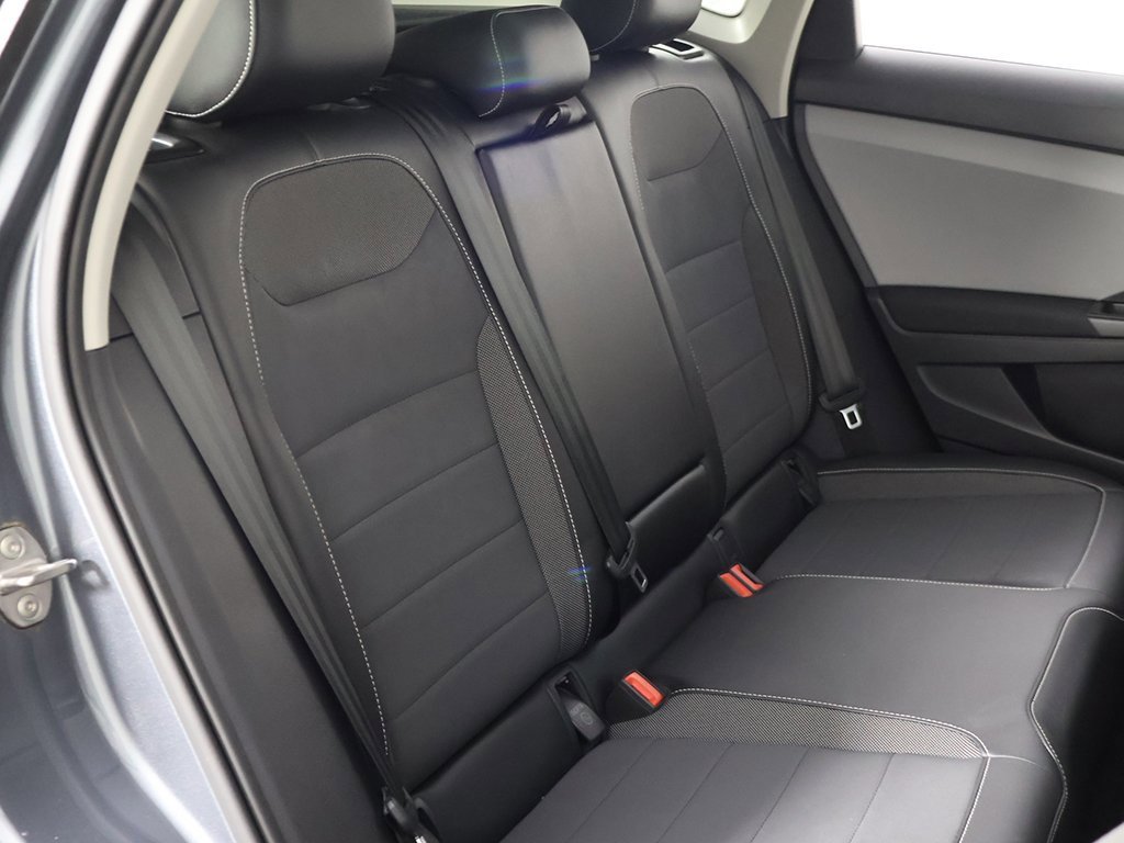 Used 2022 Volkswagen Taos SE image 32