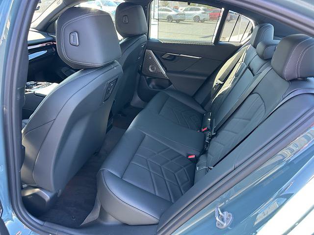 New 2027 BMW 550e xDrive w/ Executive Package AWD/4WD image 5