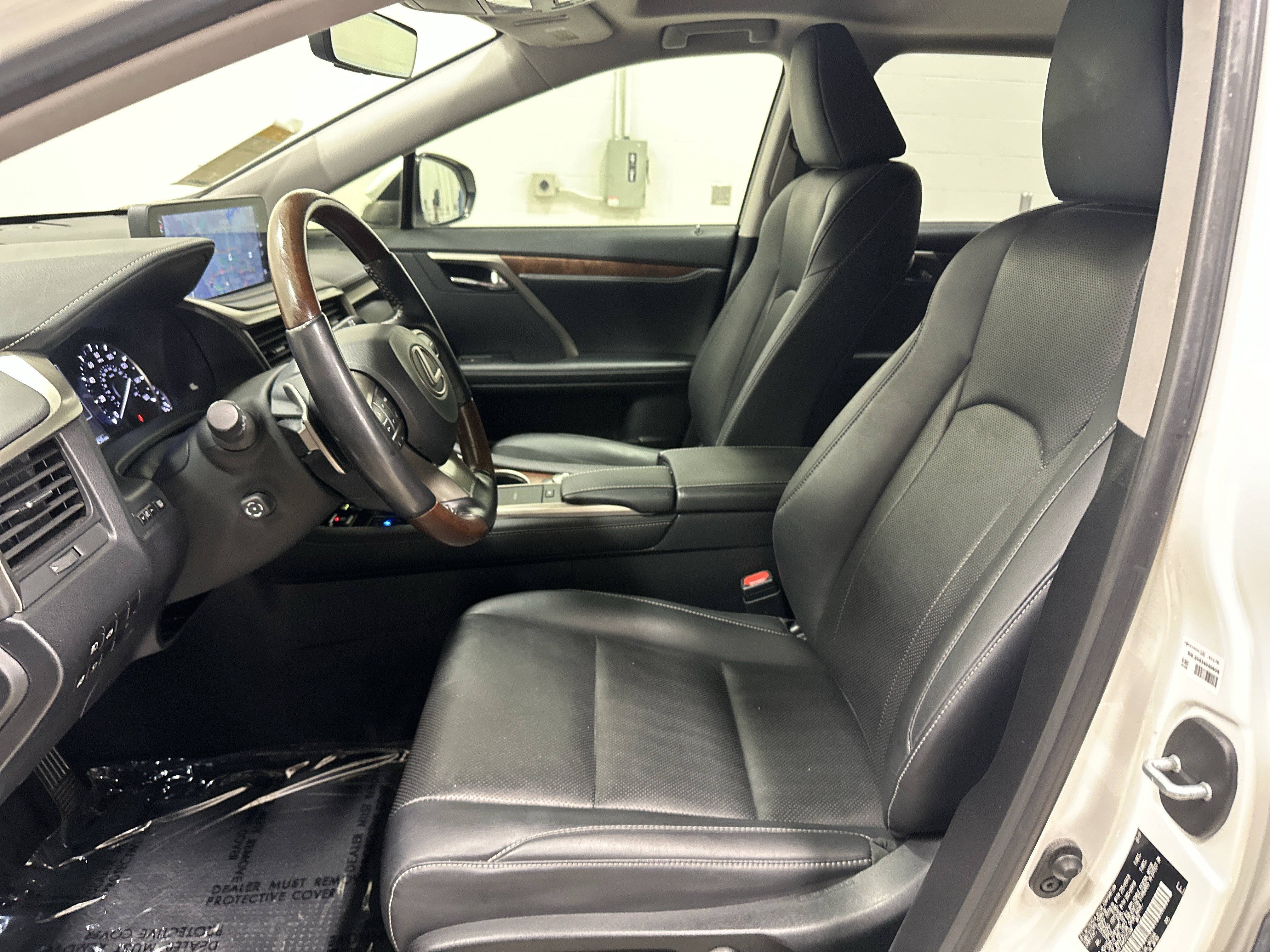 Used 2021 Lexus RX 350L Premium w/ Premium Package AWD/4WD image 16