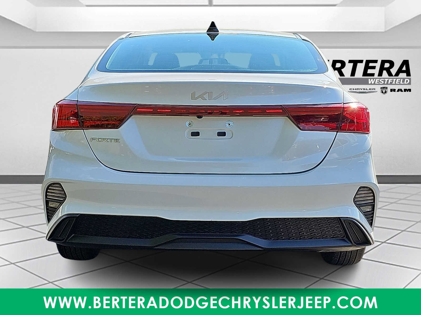 Used 2024 Kia Forte LXS FWD image 5