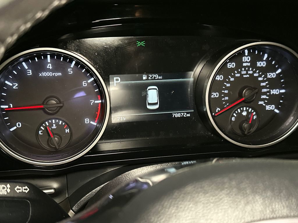 Used 2024 Kia Carnival EX FWD image 20