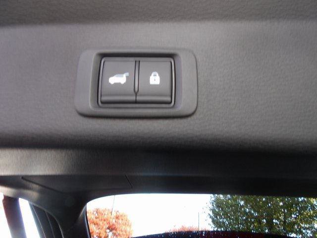 New 2025 Mitsubishi Outlander SE image 11