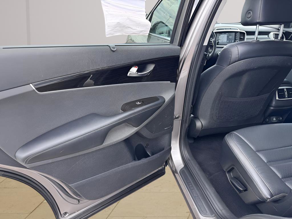 Used 2019 Kia Sorento EX w/ EX Premium Package AWD/4WD image 28