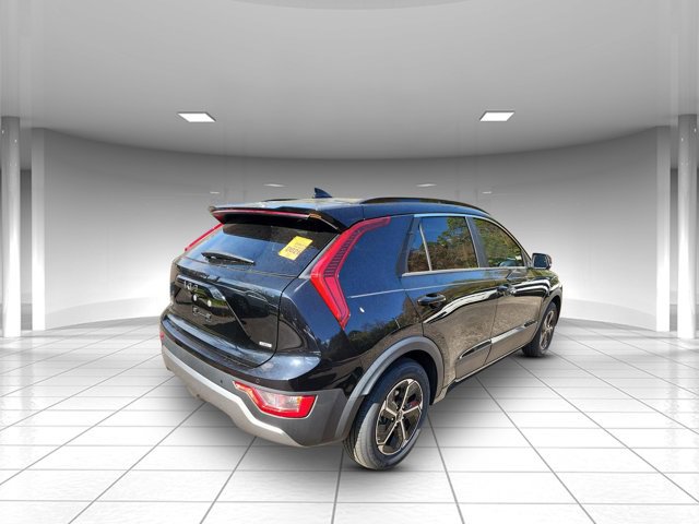 Used 2023 Kia Niro EX image 3