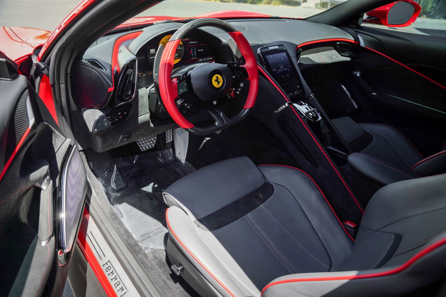 Used 2022 Ferrari Roma image 2