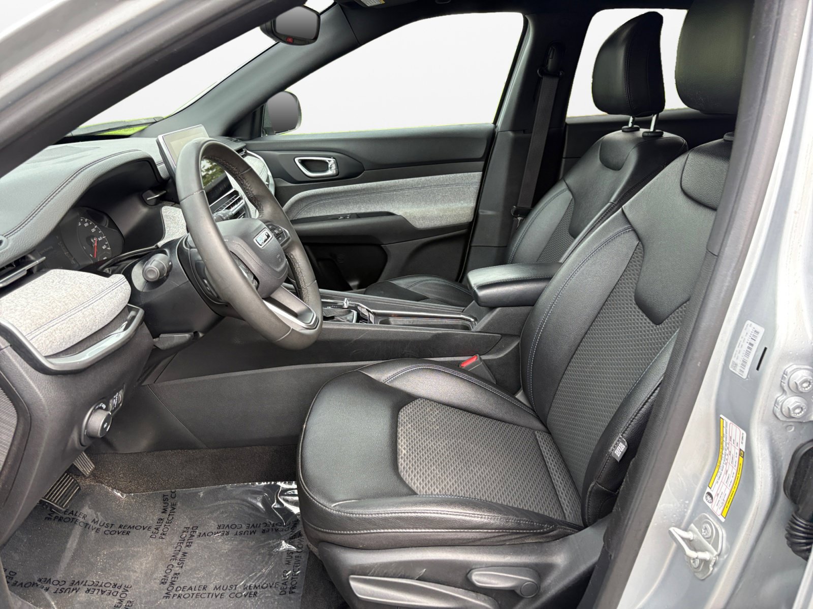 Used 2024 Jeep Compass Latitude AWD/4WD image 12