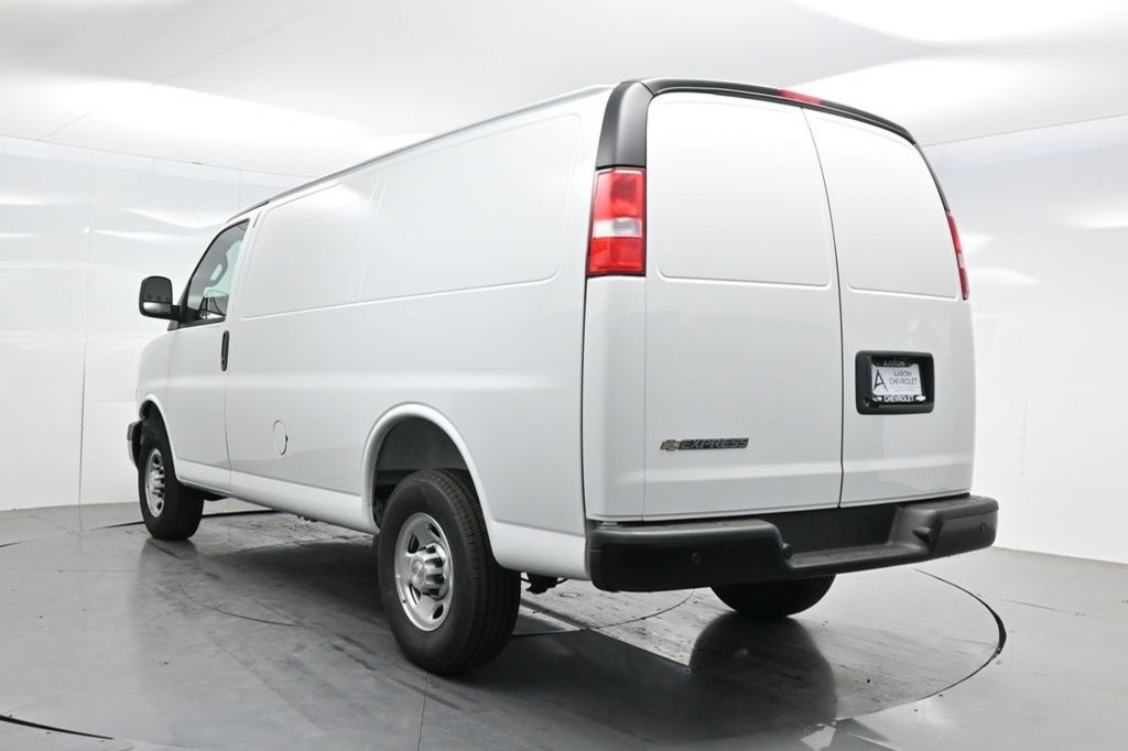 New 2026 Chevrolet Express 2500 w/ Driver Convenience Package RWD image 20