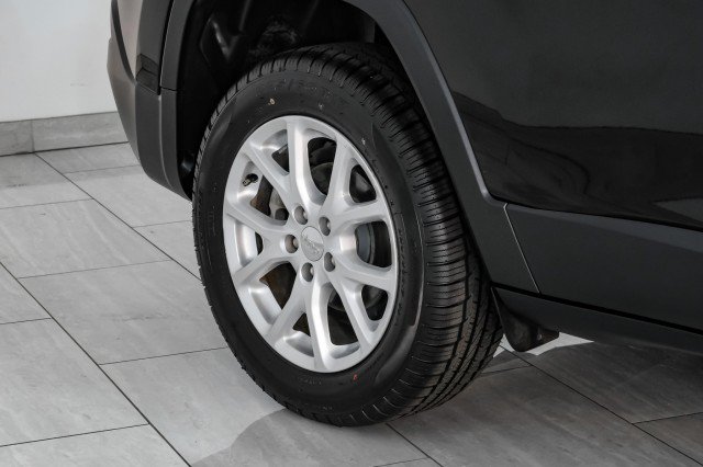 Used 2018 Jeep Cherokee Latitude FWD image 51