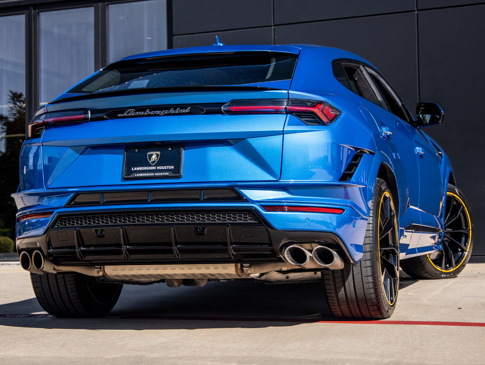 Used 2024 Lamborghini Urus S AWD/4WD image 8