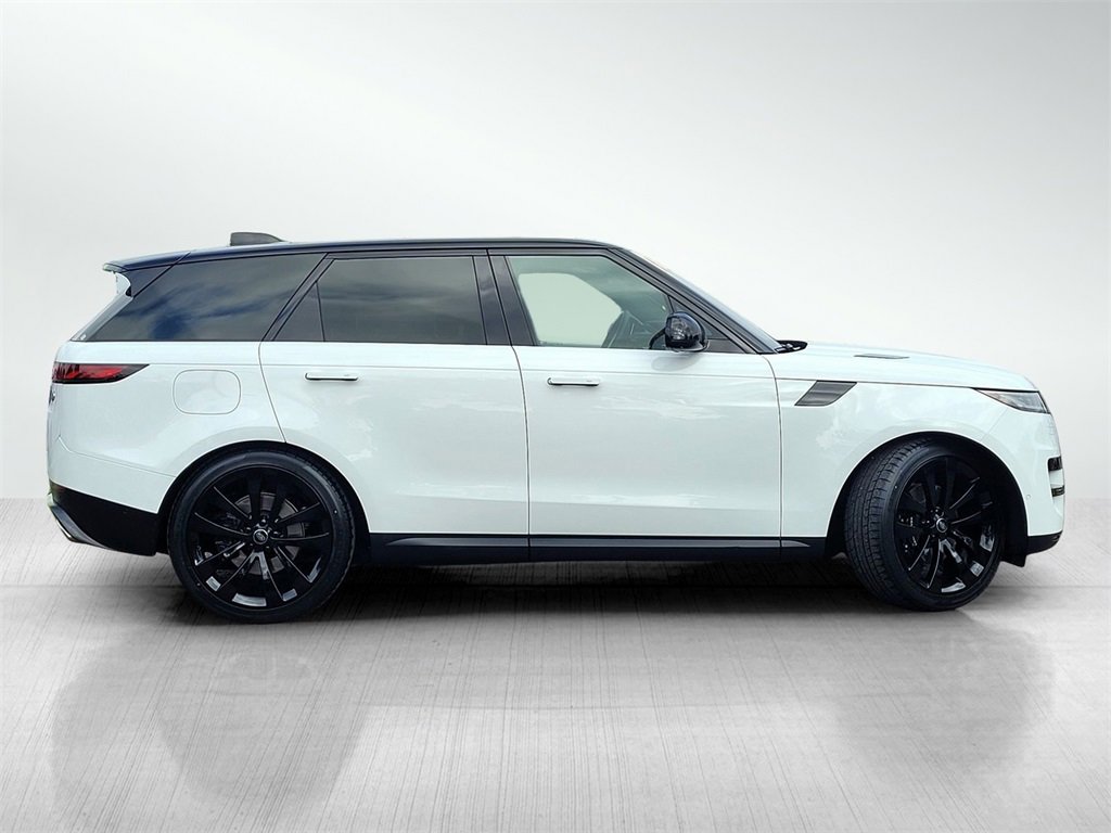 Used 2023 Land Rover Range Rover Sport SE image 3