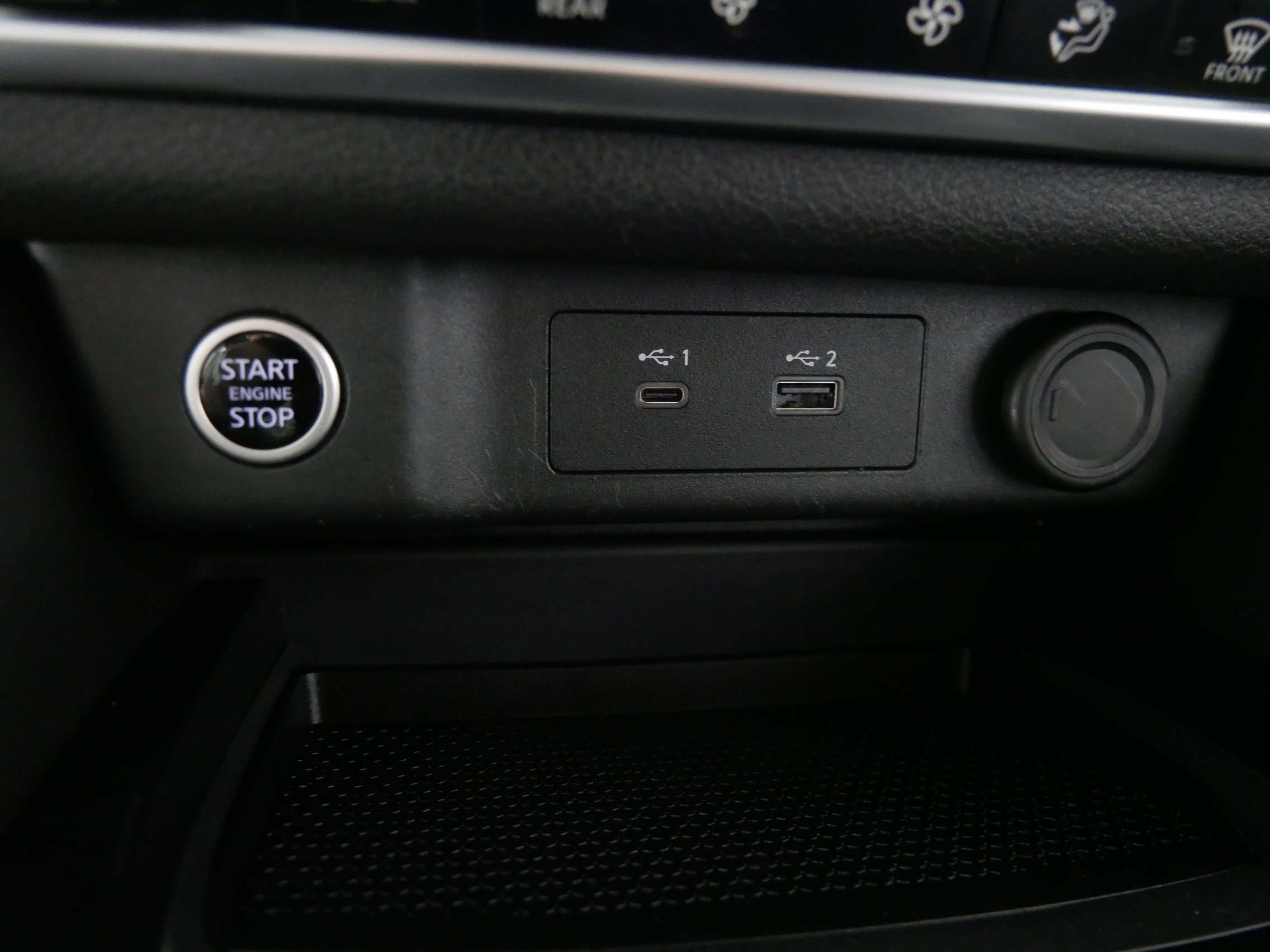 Used 2023 Nissan Rogue SL w/ SL Premium Package image 31