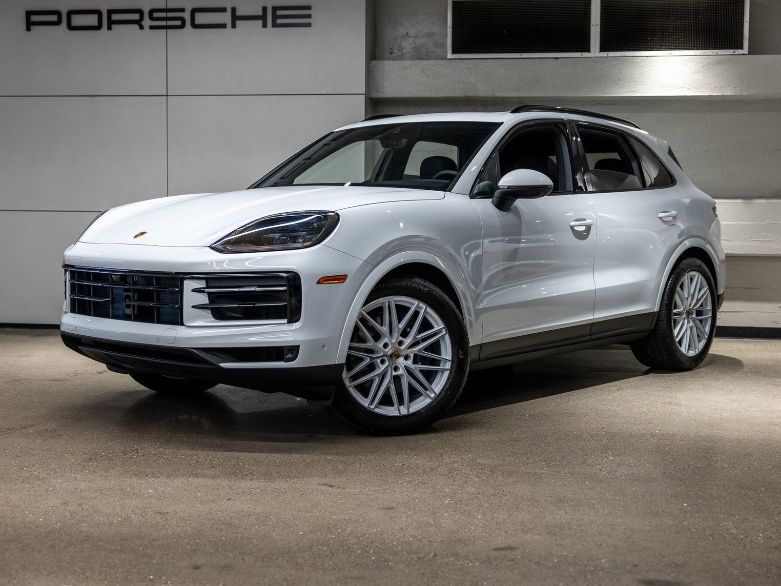 Certified 2025 Porsche Cayenne image 1