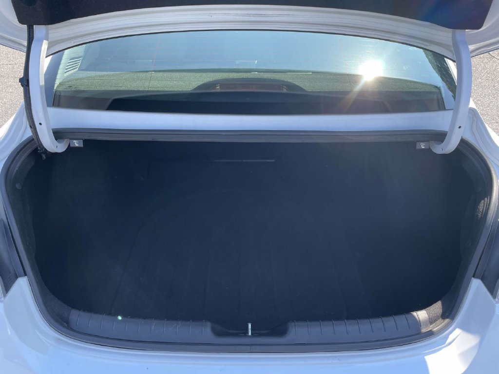 Used 2025 Hyundai Elantra SEL FWD image 45