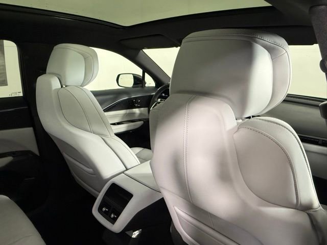 New 2026 Cadillac Lyriq Luxury RWD image 27