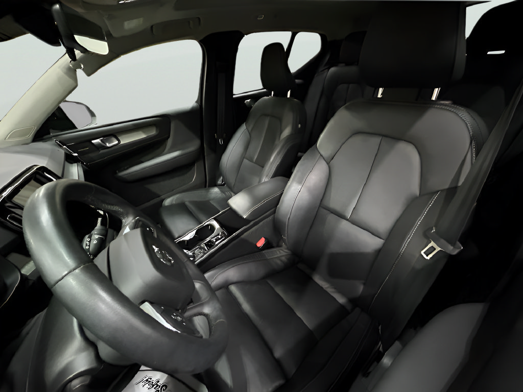 Used 2023 Volvo XC40 B4 Ultimate FWD image 20