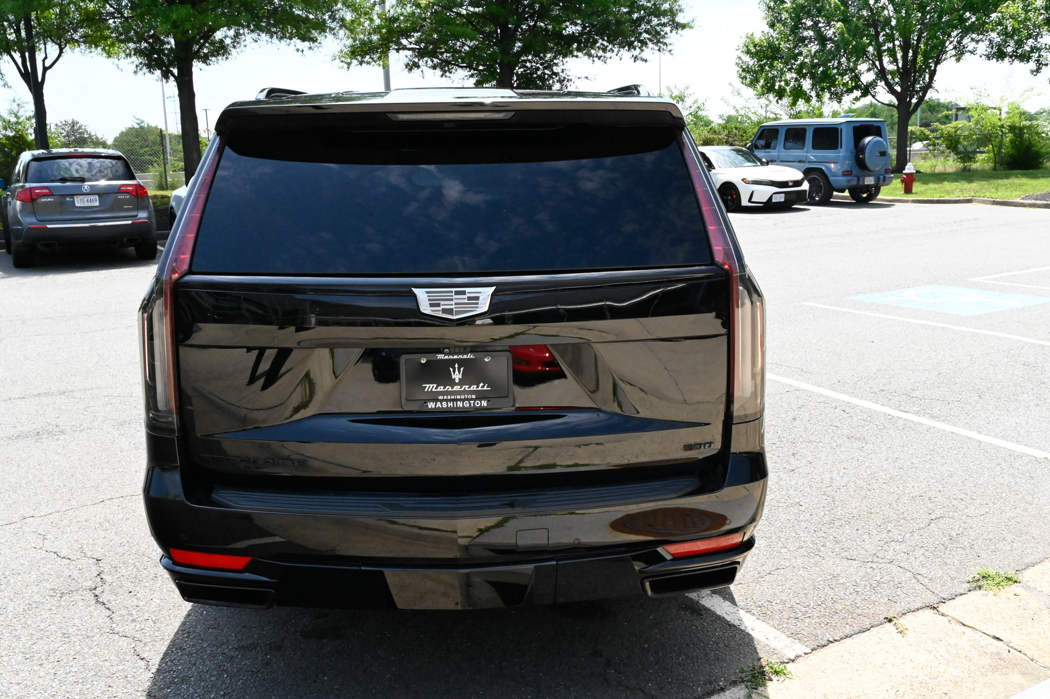Used 2023 Cadillac Escalade ESV Sport Platinum w/ LPO, ONYX Package AWD/4WD image 6
