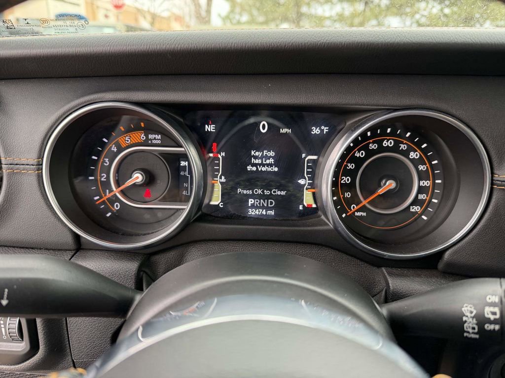 Used 2021 Jeep Wrangler Unlimited Sahara AWD/4WD image 30