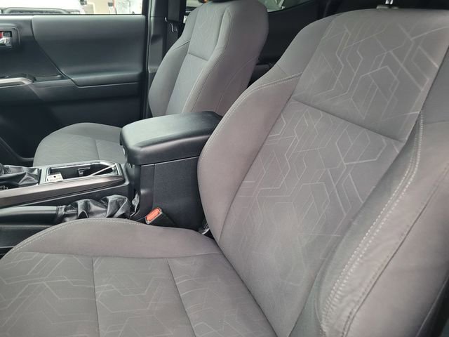 Used 2019 Toyota Tacoma TRD Off-Road w/ Technology Package image 11