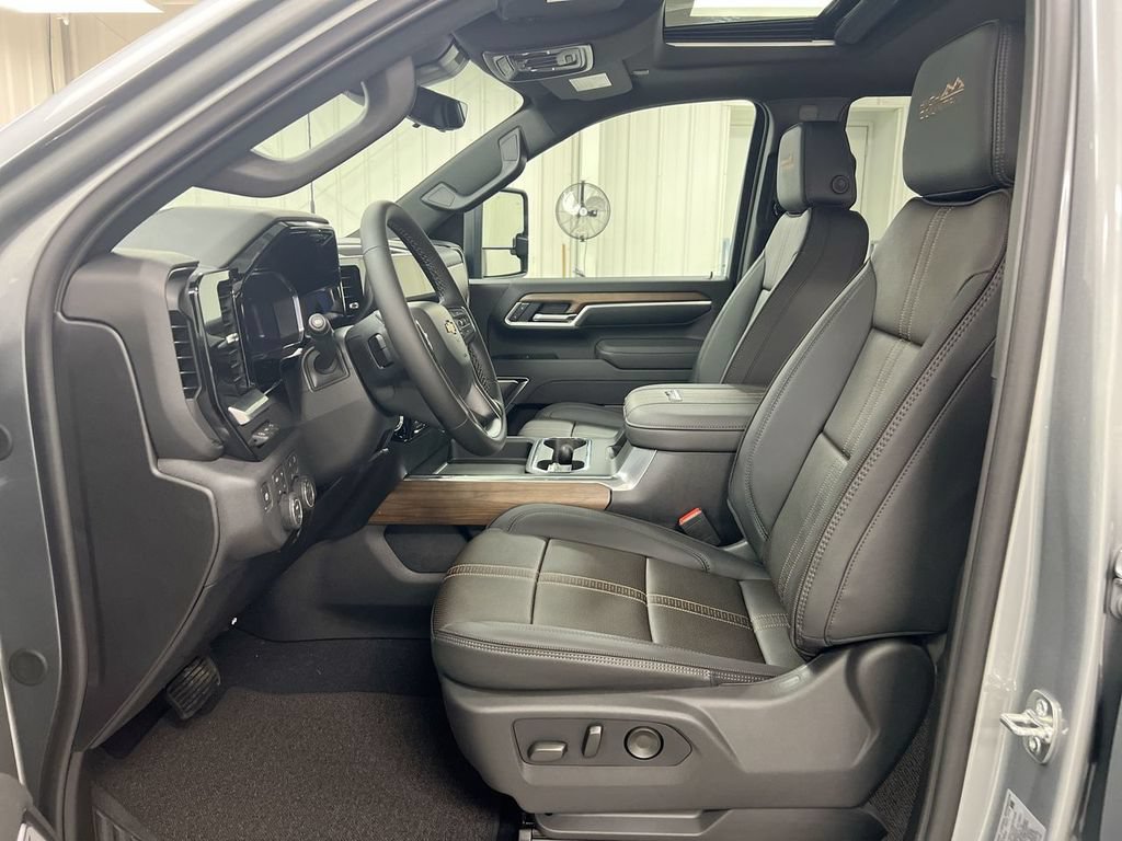 New 2026 Chevrolet Silverado 2500 High Country w/ Technology Package AWD/4WD image 21