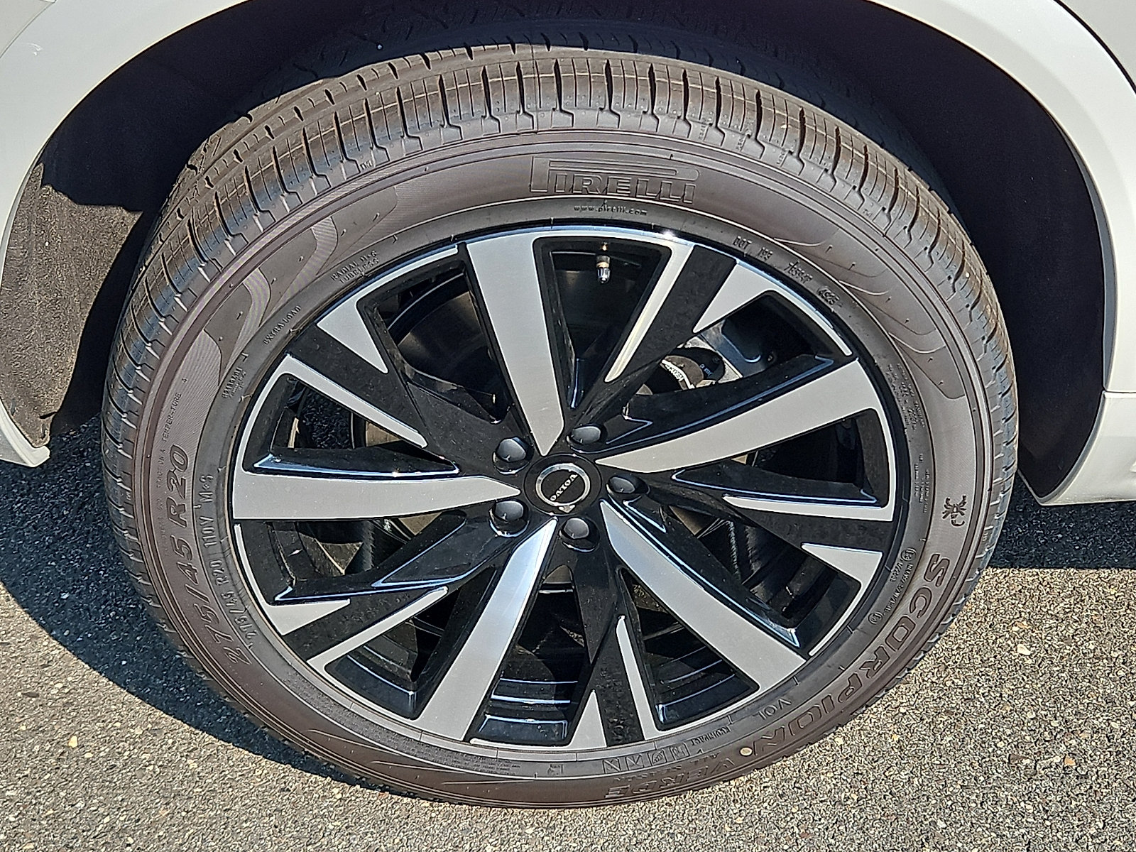 New 2026 Volvo XC90 B5 Core AWD/4WD image 7