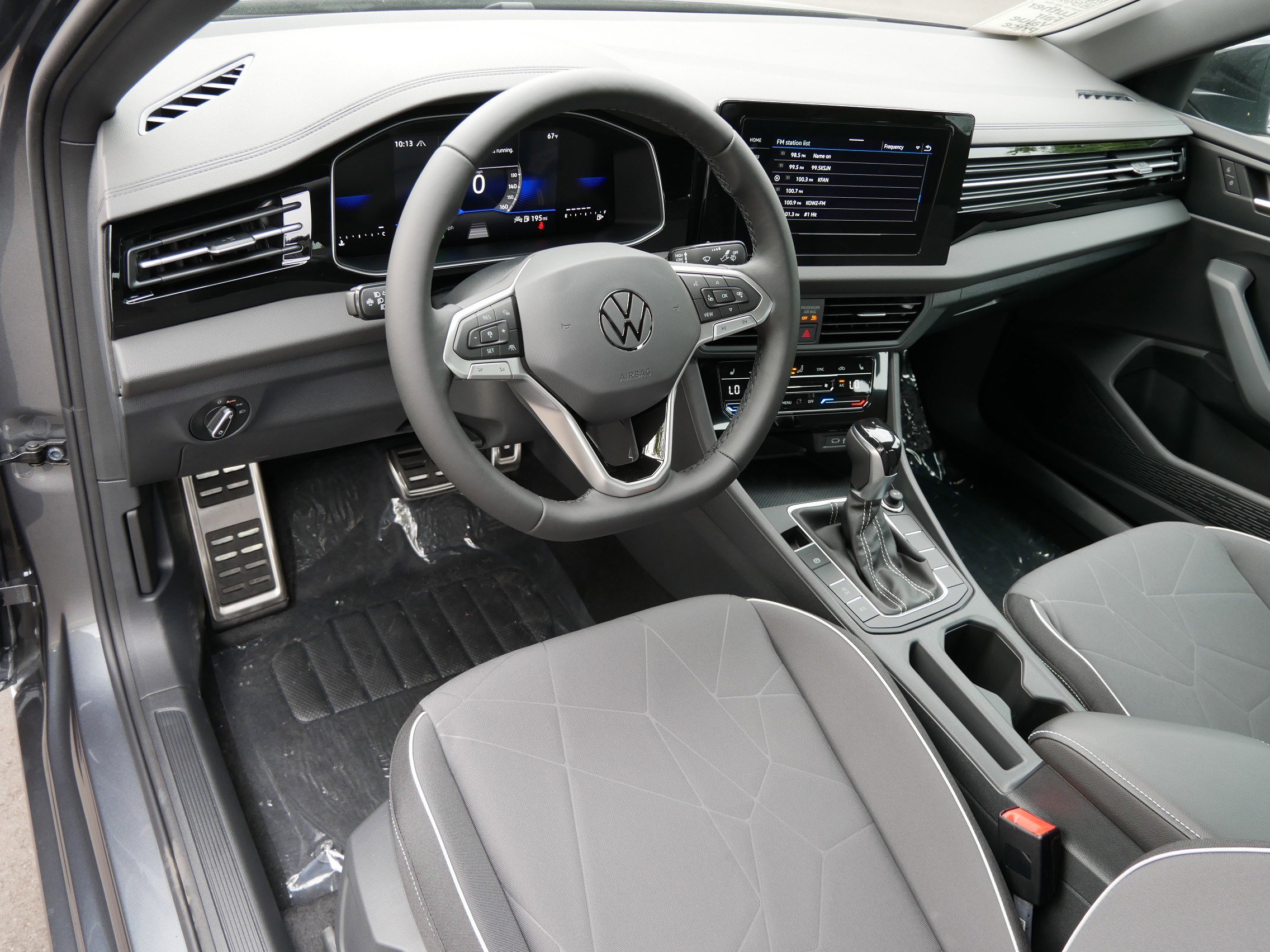 New 2025 Volkswagen Jetta Sport image 7