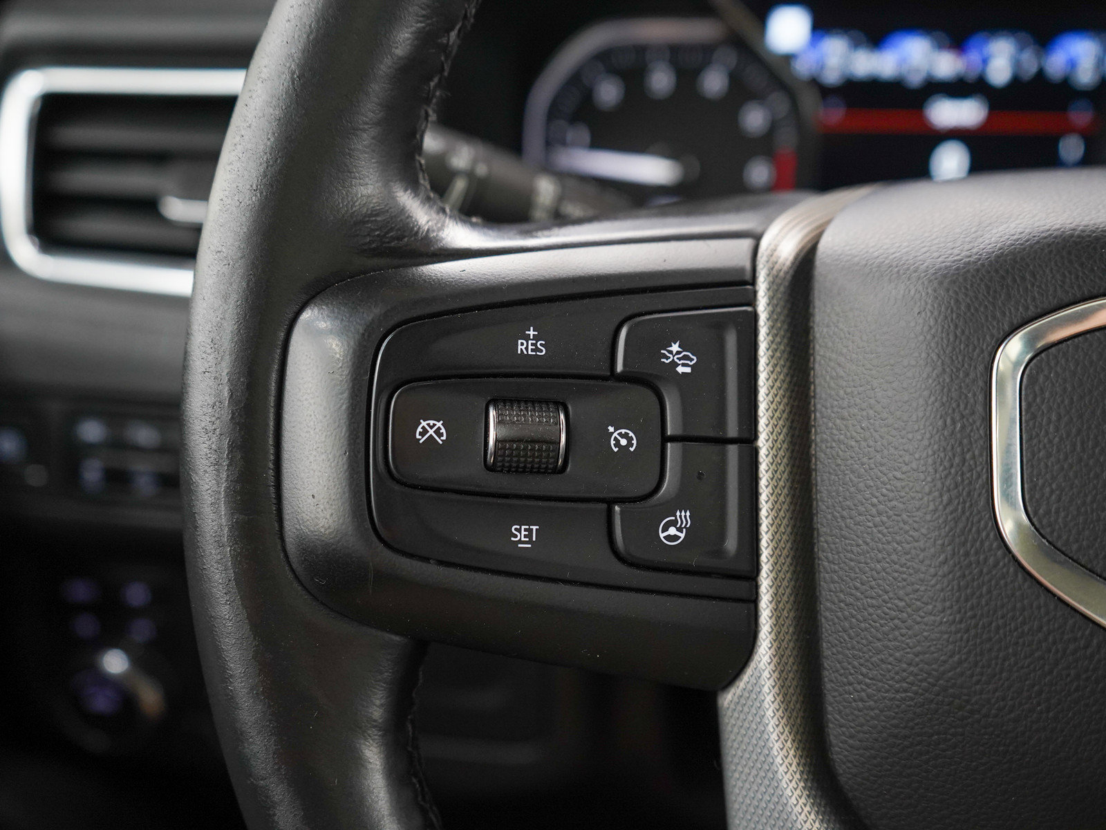 Used 2021 GMC Yukon XL Denali AWD/4WD image 28