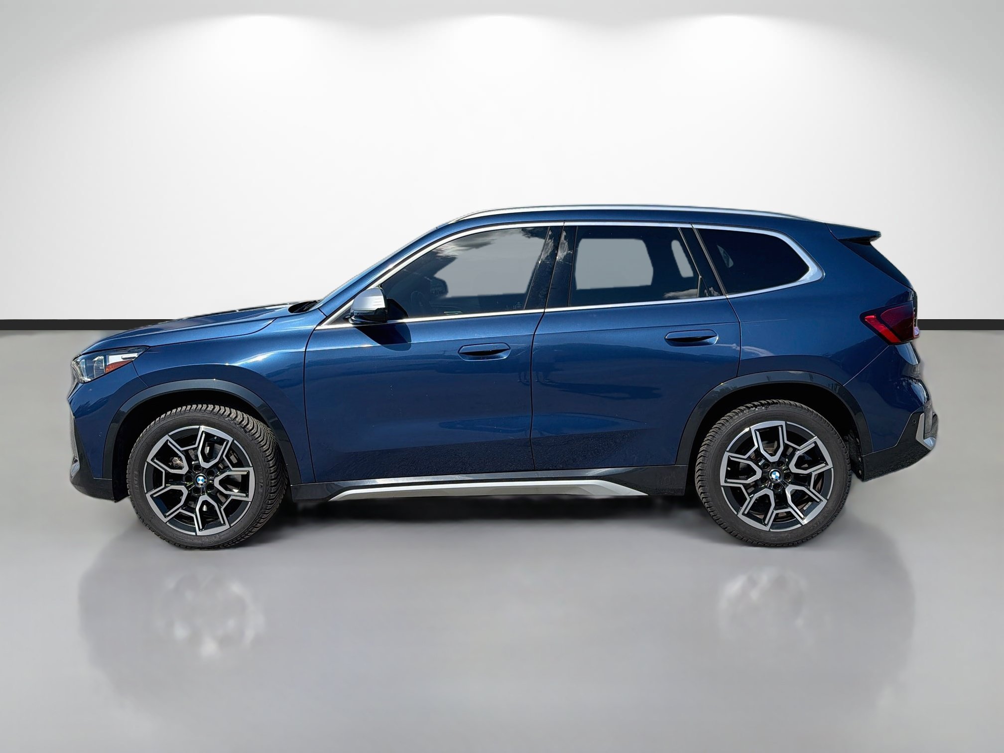 Used 2023 BMW X1 xDrive28i AWD/4WD image 2