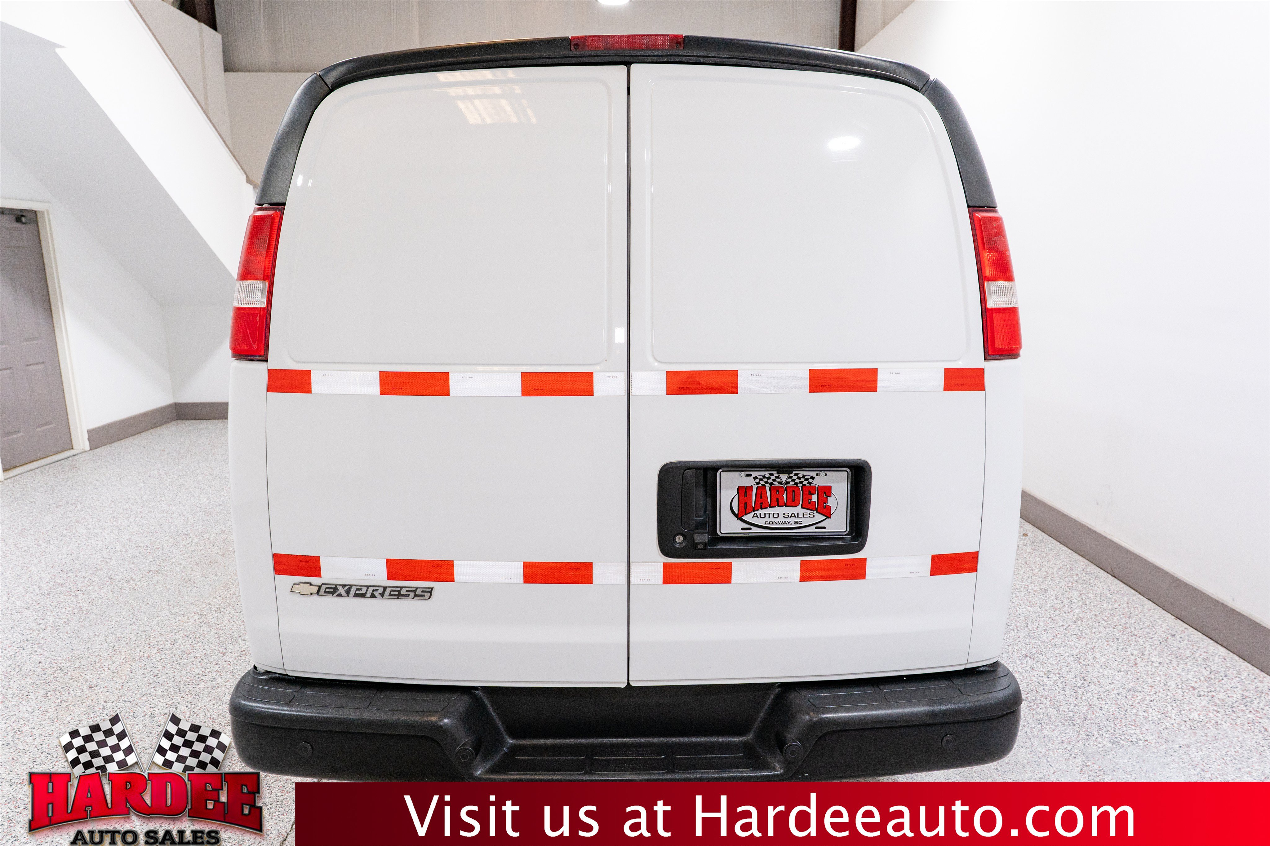 Used 2021 Chevrolet Express 2500 RWD image 4