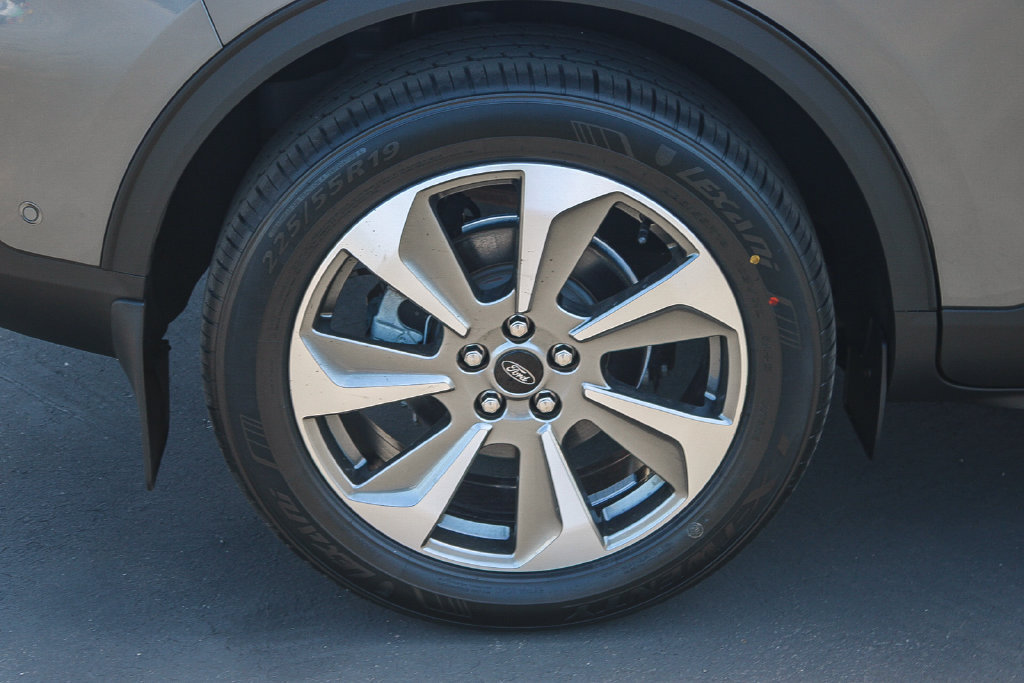 Certified 2023 Ford Escape Platinum w/ Premium Technology Package FWD image 14