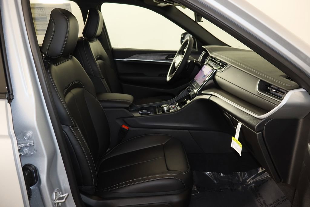 New 2025 Jeep Grand Cherokee Limited image 19