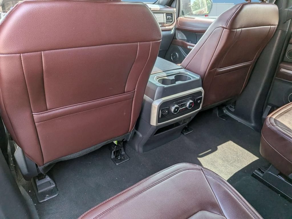 Used 2023 Ford Expedition Limited AWD/4WD image 23