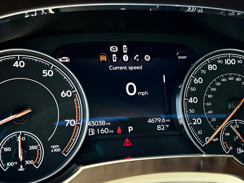 Used 2018 Bentley Bentayga AWD/4WD image 29