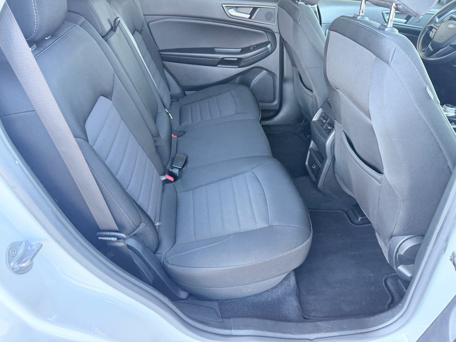 Used 2022 Ford Edge SE w/ Black Appearance Package image 21