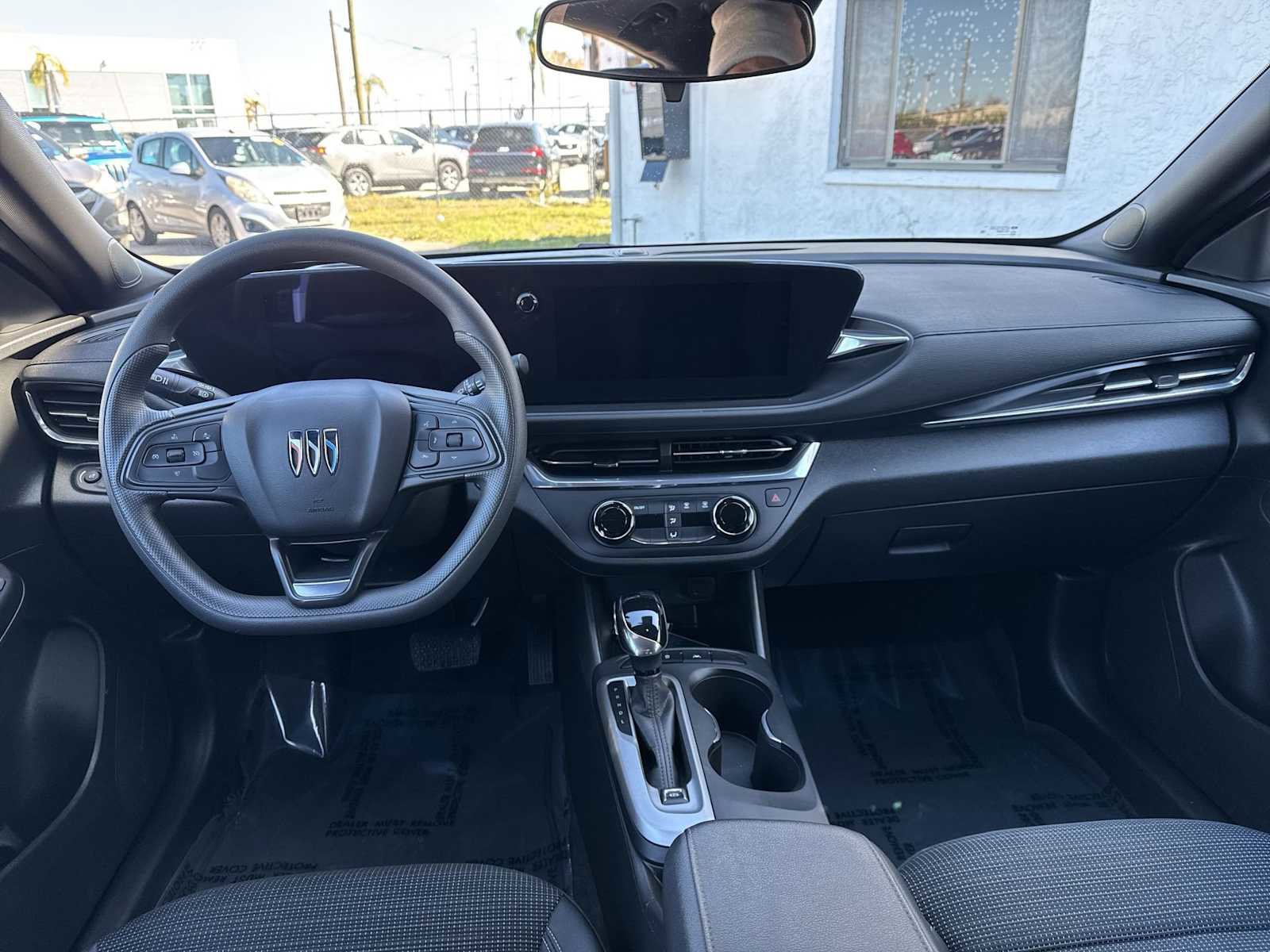 Used 2025 Buick Envista Preferred FWD image 15