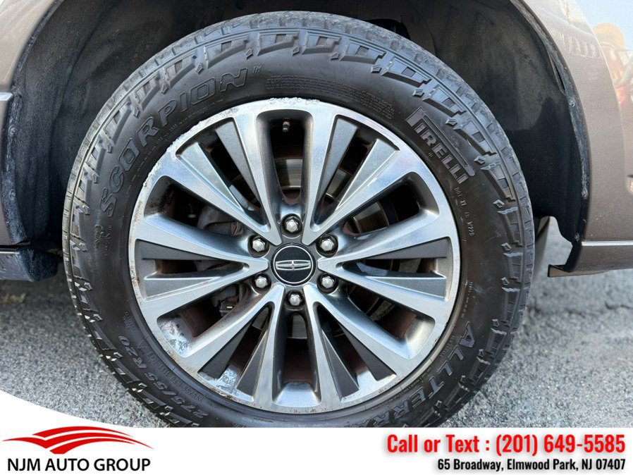 Used 2015 Lincoln Navigator 4WD image 12