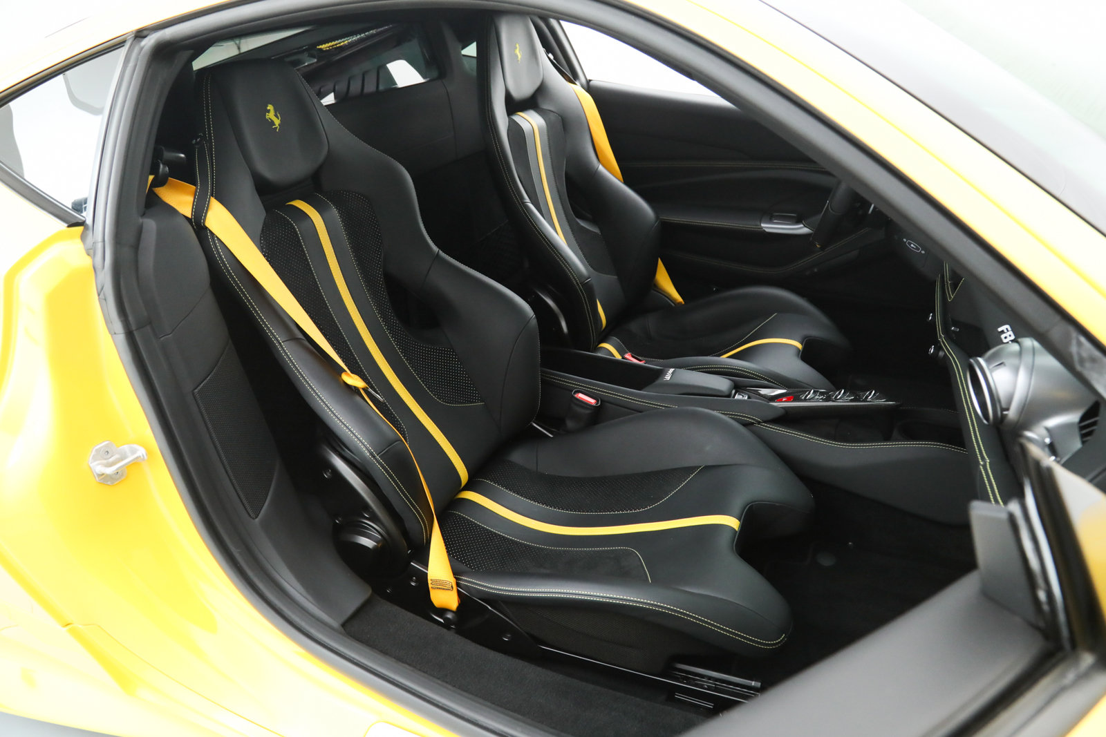 Certified 2022 Ferrari F8 Tributo RWD image 22