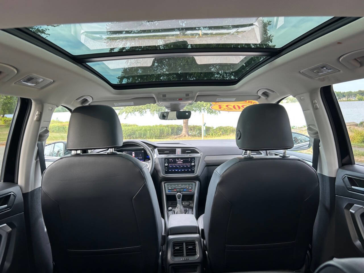 Used 2022 Volkswagen Tiguan SE image 15