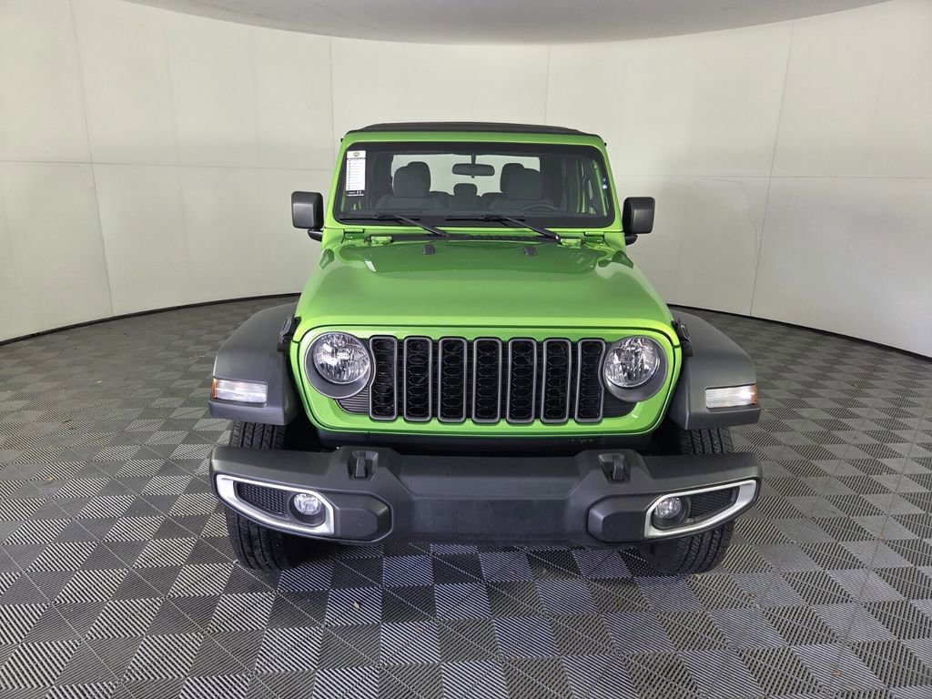 Certified 2025 Jeep Gladiator Sport image 3