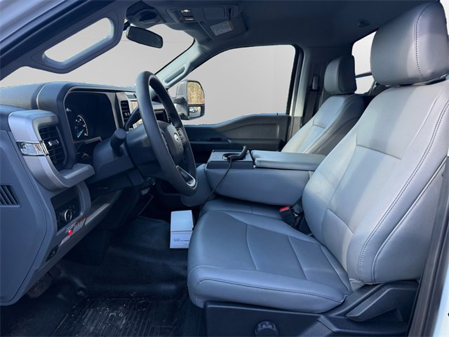 New 2025 Ford F350 XL w/ XL Chrome Package image 9