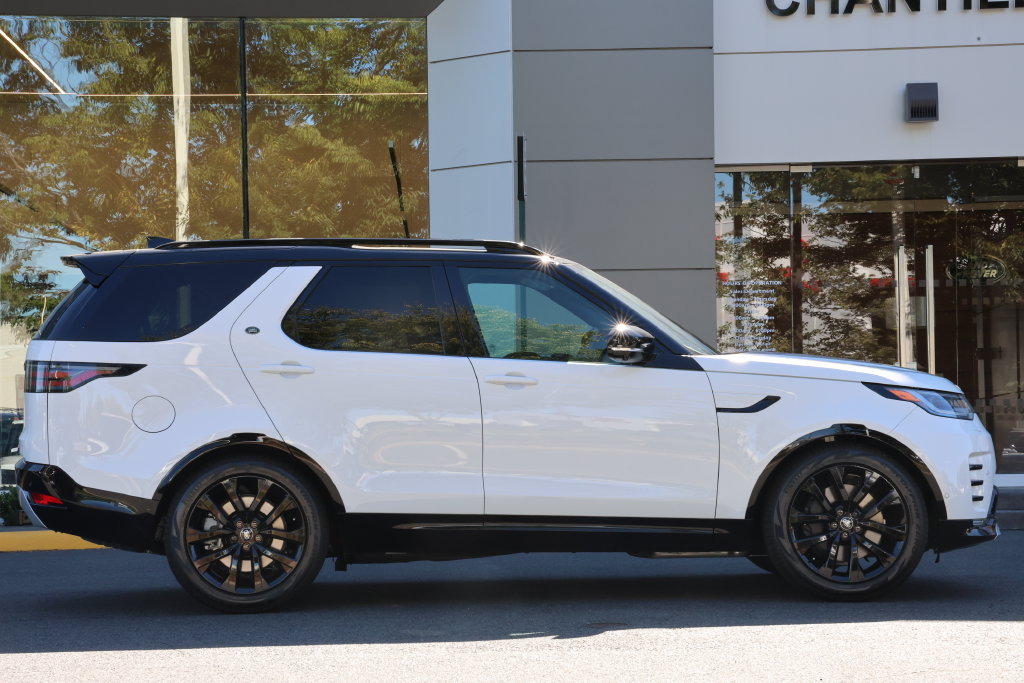 New 2026 Land Rover Discovery Limited Edition AWD/4WD image 4
