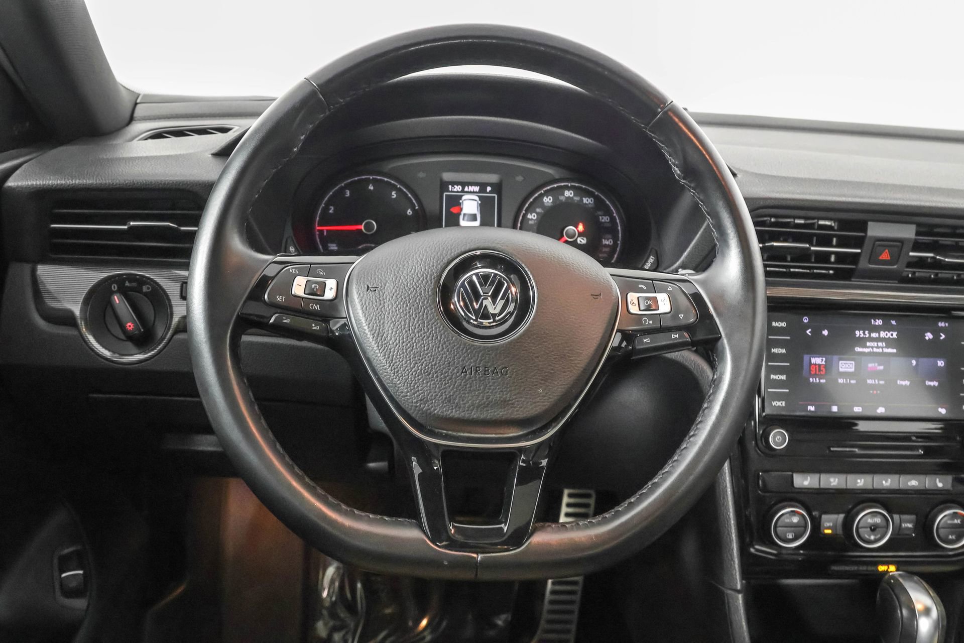 Used 2022 Volkswagen Passat 2.0T R-Line image 24